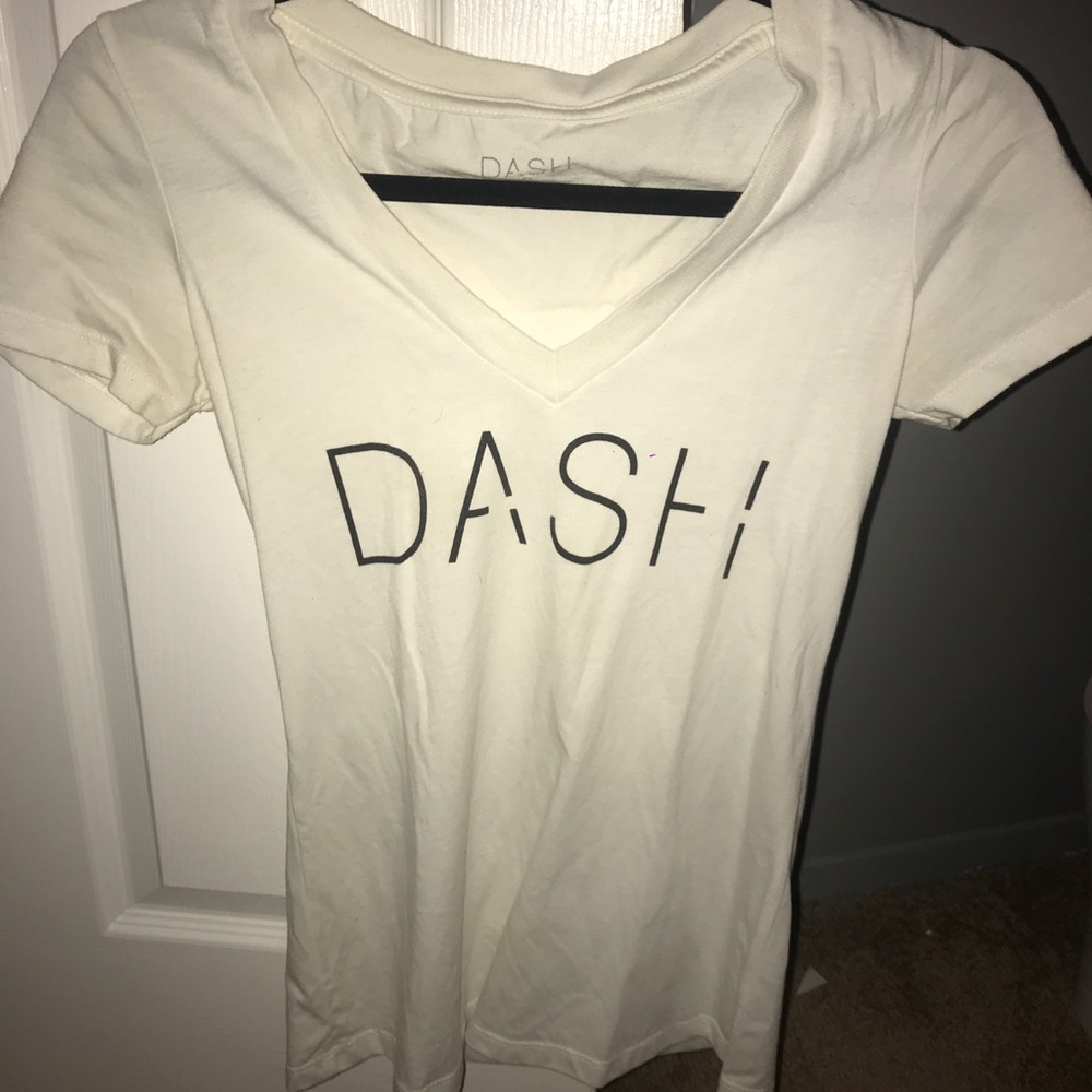 Dash v neck T-shirt
